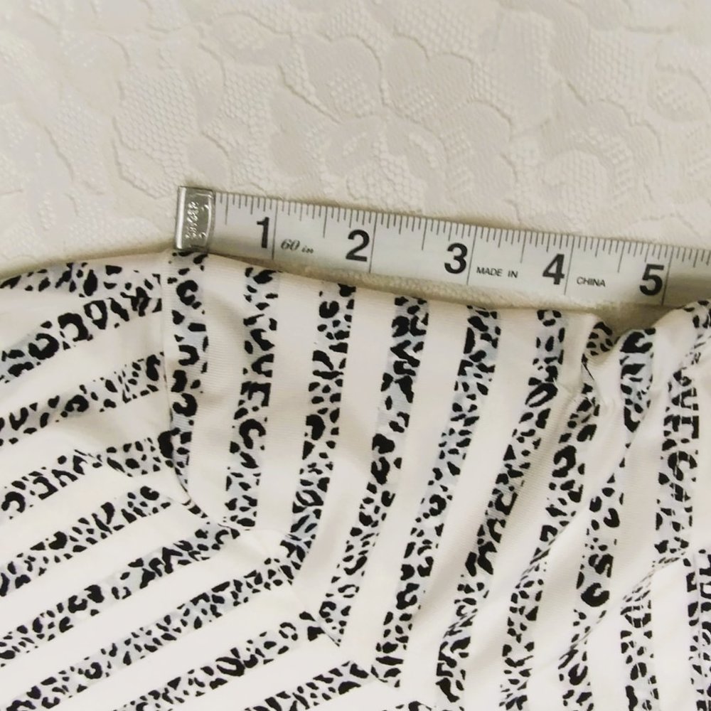 Chico's Zenergy Golf Polo Womens Sz 1 Med Black White Soft Short Sleeve Jersey - Picture 9 of 12